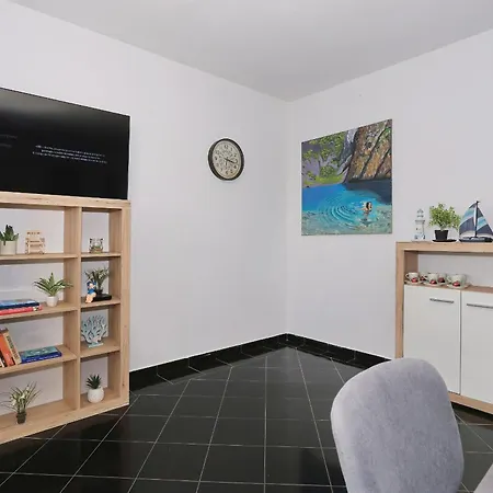 M Villa Maslenica