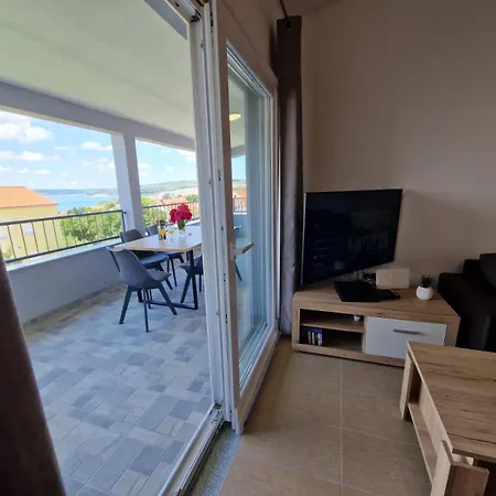 Villa M Maslenica